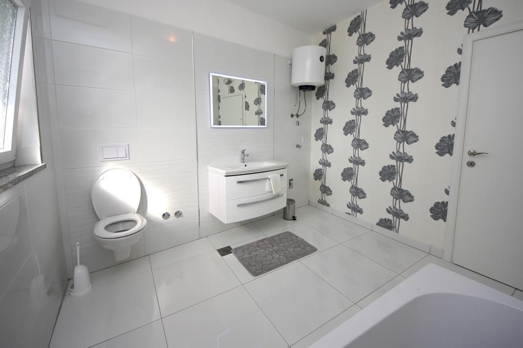 Apartment Mare Vodice Bagian luar foto